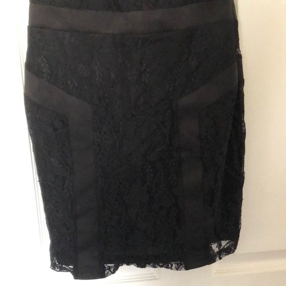 Black Lace Bodycon Dress - Picture 3 of 3